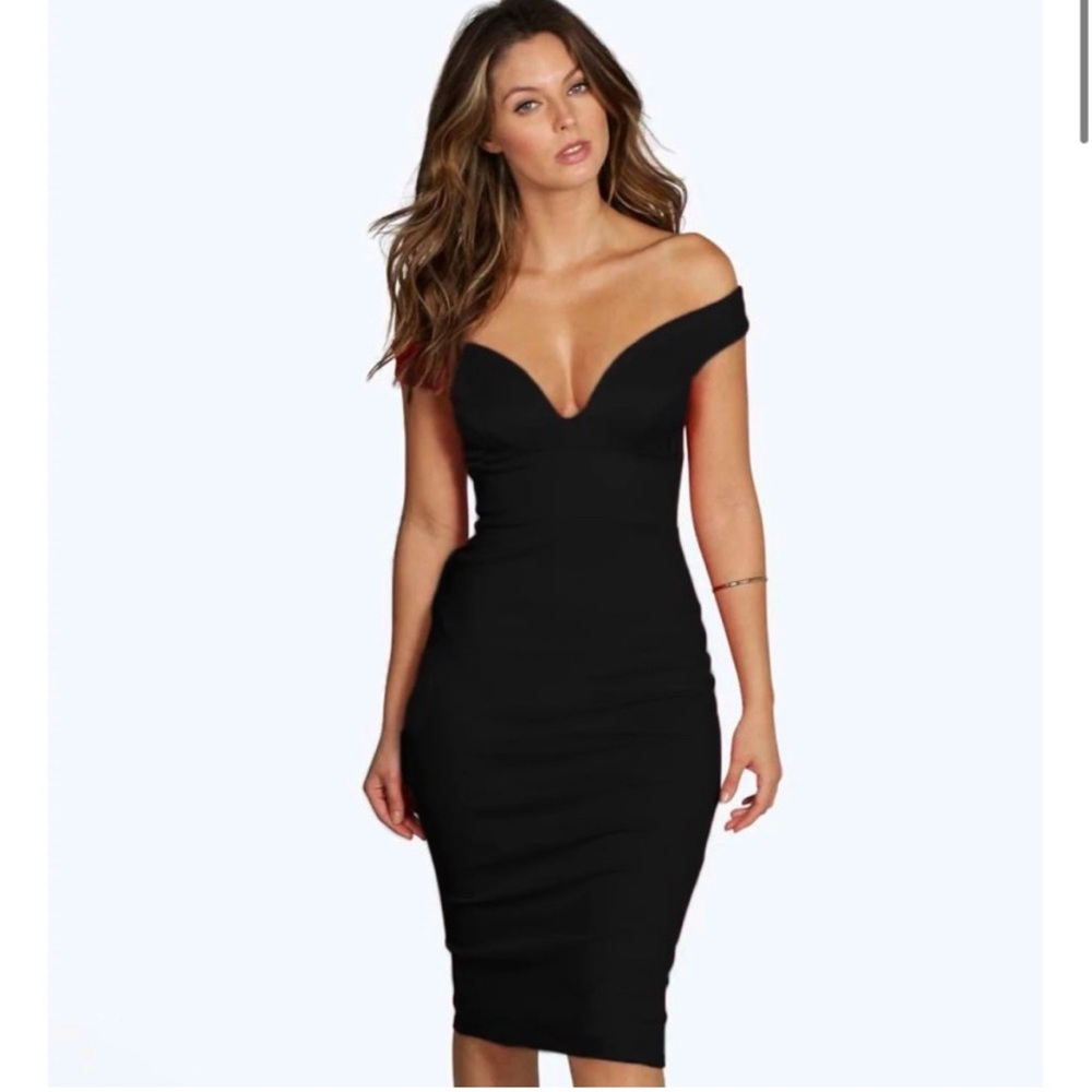 Boohoo Black Ruched Bodycon Dress Off-Shoulder